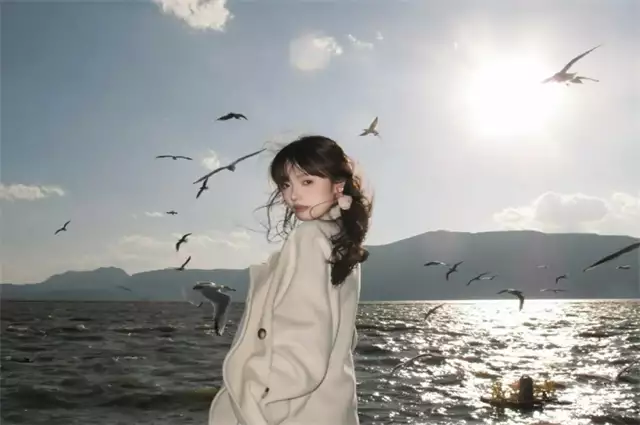 吃瓜群qq群免费：娱乐圈8大翻车事件曝光！第5个真的让人心碎！